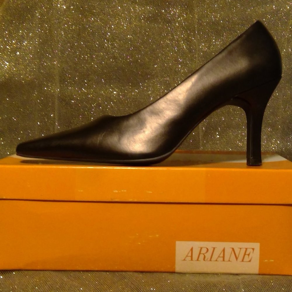 Ariane Bronze Holiday Pump